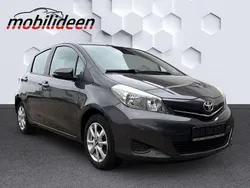 Grau Gebraucht 2013 Toyota Yaris Executive Limousine | 7.666 € (Fairer Preis)