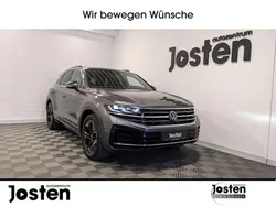 Grau (siliziumgrau metallic) Gebraucht 2023 VW Touareg Elegance SUV | 58.690 € (Guter Preis)