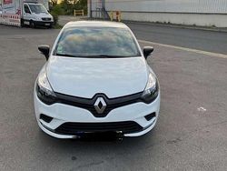 Weiß Gebraucht 2019 Renault Clio IV Life Limousine | 9.000 € (Fairer Preis)