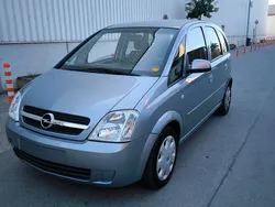 Silber Gebraucht 2004 Opel Meriva Van / Kleinbus | 2.850 €