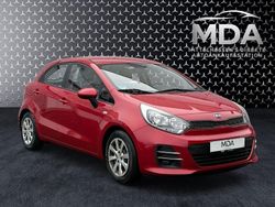 Rot Gebraucht 2015 Kia Rio Attract Limousine | 5.850 € (Fairer Preis)
