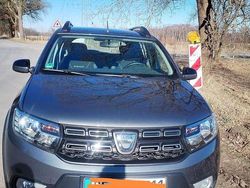 Grau Gebraucht 2018 Dacia Sandero Stepway Kleinwagen | 13.300 €
