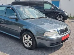 Grau Gebraucht 2004 Skoda Octavia Family Kombi | 2.199 € (Fairer Preis)