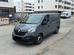 Grau Gebraucht 2021 Renault Trafic Komfort Van | 12.900 € (Fairer Preis)