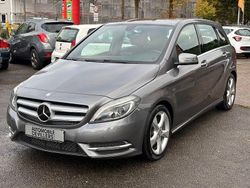 Grau Gebraucht 2014 Mercedes B180 Van / Kleinbus | 11.890 € (Fairer Preis)