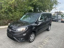 Schwarz Gebraucht 2018 Fiat Doblò Van / Kleinbus | 10.199 € (Fairer Preis)