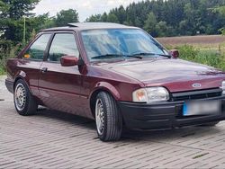 Rot Gebraucht 1990 Ford Escort Kleinwagen | 5.000 €