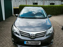 Grau Gebraucht 2013 Toyota Avensis Comfort Kombi | 7.900 € (Fairer Preis)