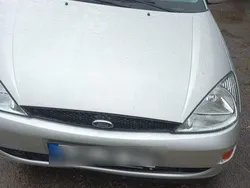 Grau Gebraucht 2001 Ford Focus Kleinwagen | 1.200 € (Guter Preis)
