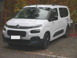 Weiß Gebraucht 2023 Citroën e-Berlingo Shine Van / Kleinbus | 28.000 € (Teuer)