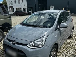 Grau Gebraucht 2014 Hyundai i10 Kleinwagen | 6.250 € (Fairer Preis)