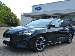 Schwarz Gebraucht 2020 Ford Focus ST-Line X Limousine | 18.660 € (Etwas zu teuer)