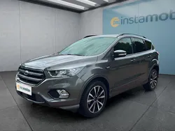 Grau Gebraucht 2019 Ford Kuga SUV | 20.299 € (Teuer)