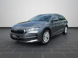 Graphitegrau metallic (metallic) Gebraucht 2024 Skoda Octavia Selection Limousine | 25.800 € (Guter Preis)