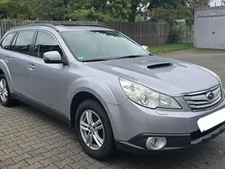 Grau Gebraucht 2012 Subaru Outback Active SUV | 2.990 € (Fairer Preis)
