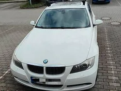 Weiß Gebraucht 2006 BMW 330 Sport Line Limousine | 7.500 € (Fairer Preis)