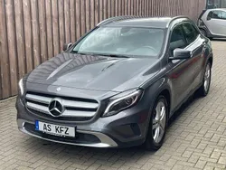 Grau Gebraucht 2015 Mercedes GLA180 SUV | 17.990 € (Fairer Preis)