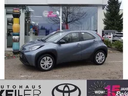 Celestite grey metallic Neu 2024 Toyota Aygo Play Kleinwagen | 19.890 €