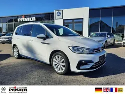 Pure white (weiß) Gebraucht 2017 VW Touran Highline Van / Kleinbus | 16.990 € (Fairer Preis)