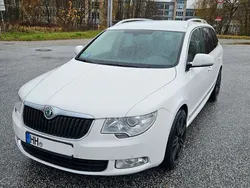Weiß Gebraucht 2009 Skoda Superb Elegance Kombi | 9.999 €