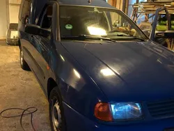 Blau Gebraucht 2002 VW Caddy Van / Kleinbus | 1.400 €