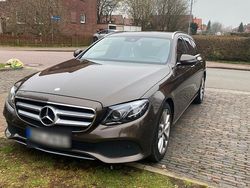 Braun Gebraucht 2017 Mercedes E220 Kombi | 10.000 € (Superpreis)