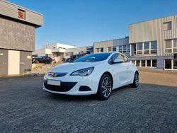 Weiß Gebraucht 2014 Opel Astra GTC Limousine | 8.000 € (Teuer)