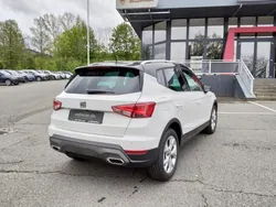 Weiss/midnight schwarz Gebraucht 2024 Seat Arona FR SUV | 23.470 € (Etwas zu teuer)
