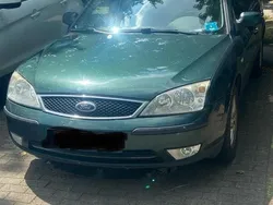 Grün Gebraucht 2005 Ford Mondeo Kombi | 2.500 € (Teuer)