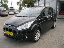 Schwarz Gebraucht 2015 Ford B-MAX Titanium Van / Kleinbus | 8.490 € (Fairer Preis)