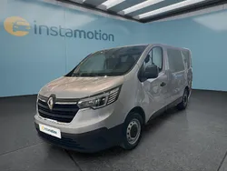 Grau Gebraucht 2023 Renault Trafic Van | 30.799 € (Fairer Preis)