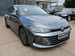 Grau Gebraucht 2025 VW Passat Elegance Limousine | 34.950 €