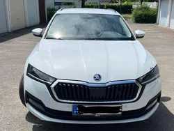 Weiß Gebraucht 2022 Skoda Octavia Ambition Kombi | 21.900 € (Fairer Preis)