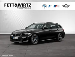 Saphirschwarz metallic Gebraucht 2024 BMW 330 M Sport Kombi | 37.777 € (Superpreis)