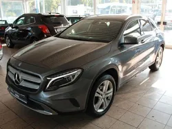 Grau Gebraucht 2016 Mercedes GLA200 SUV | 17.990 € (Fairer Preis)
