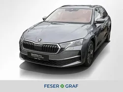Graphitegrau metallic Gebraucht 2024 Skoda Octavia Selection Kombi | 29.440 € (Superpreis)