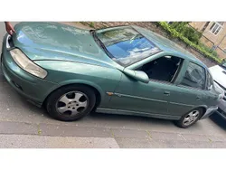 Grün Gebraucht 2000 Opel Vectra Limousine | 800 € (Guter Preis)