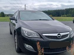 Schwarz Gebraucht 2011 Opel Astra Sport Kombi | 3.250 € (Guter Preis)