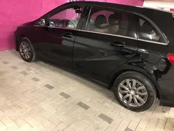Schwarz Gebraucht 2016 Mercedes B180 Van / Kleinbus | 8.700 € (Superpreis)