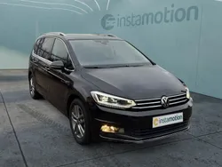 Schwarz Gebraucht 2024 VW Touran Highline Van / Kleinbus | 38.490 € (Fairer Preis)
