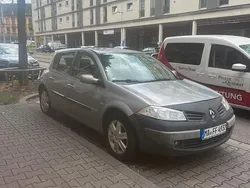 Grau Gebraucht 2005 Renault Mégane II Limousine | 1.599 € (Fairer Preis)
