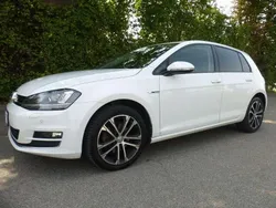 Pure white Gebraucht 2015 VW Golf VII LOUNGE Kleinwagen | 13.850 € (Fairer Preis)