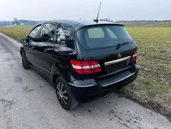 Schwarz Gebraucht 2005 Mercedes B200 Van / Kleinbus | 700 € (Superpreis)