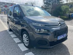 Grau Gebraucht 2018 Citroën Berlingo Live Van / Kleinbus | 13.980 € (Teuer)
