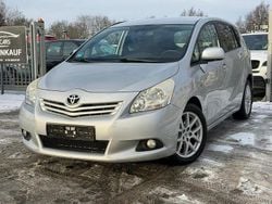 Silber Gebraucht 2010 Toyota Verso Executive Van / Kleinbus | 7.490 € (Fairer Preis)