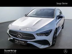 Weiß Gebraucht 2023 Mercedes CLA250 Premium Limousine | 39.125 € (Guter Preis)