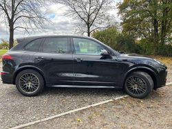 Schwarz Gebraucht 2017 Porsche Cayenne Platinum Edition SUV | 42.900 € (Etwas zu teuer)