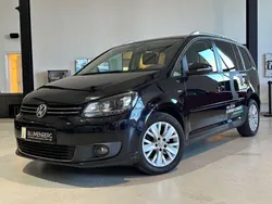 Schwarz Gebraucht 2013 VW Touran Life Van / Kleinbus | 5.980 € (Fairer Preis)