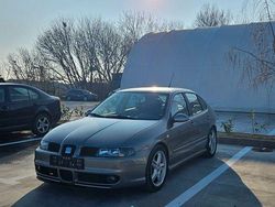 Grau Gebraucht 2003 Seat Leon Sport Limousine | 7.600 €