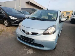 Blau Gebraucht 2005 Toyota Aygo City Kleinwagen | 2.990 € (Fairer Preis)